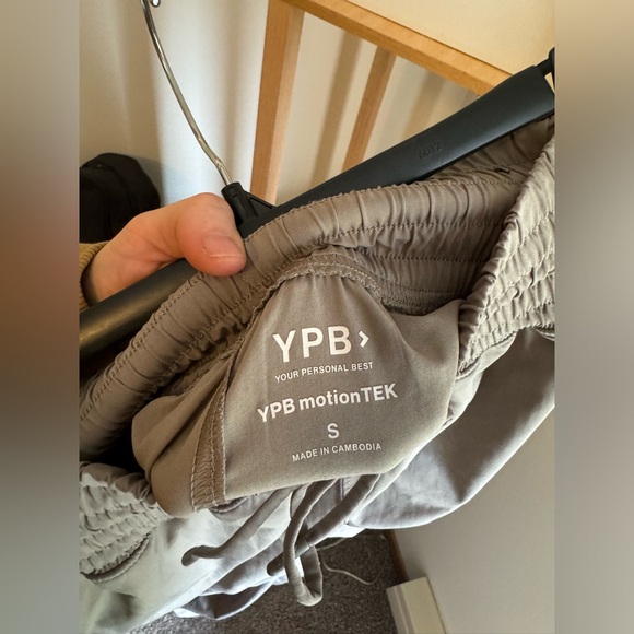 Abercrombie and Fitch YPB motionTek pants - Picture 3 of 3